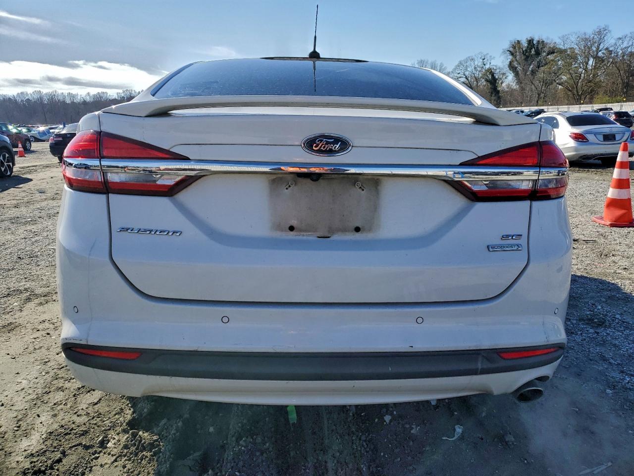 FORD FUSION SE