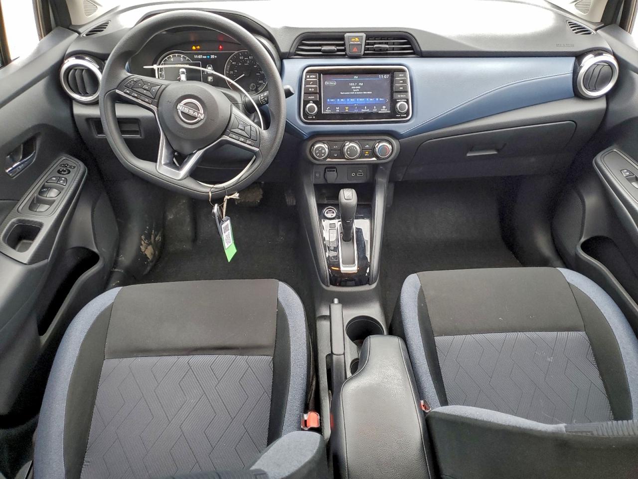 NISSAN VERSA SV