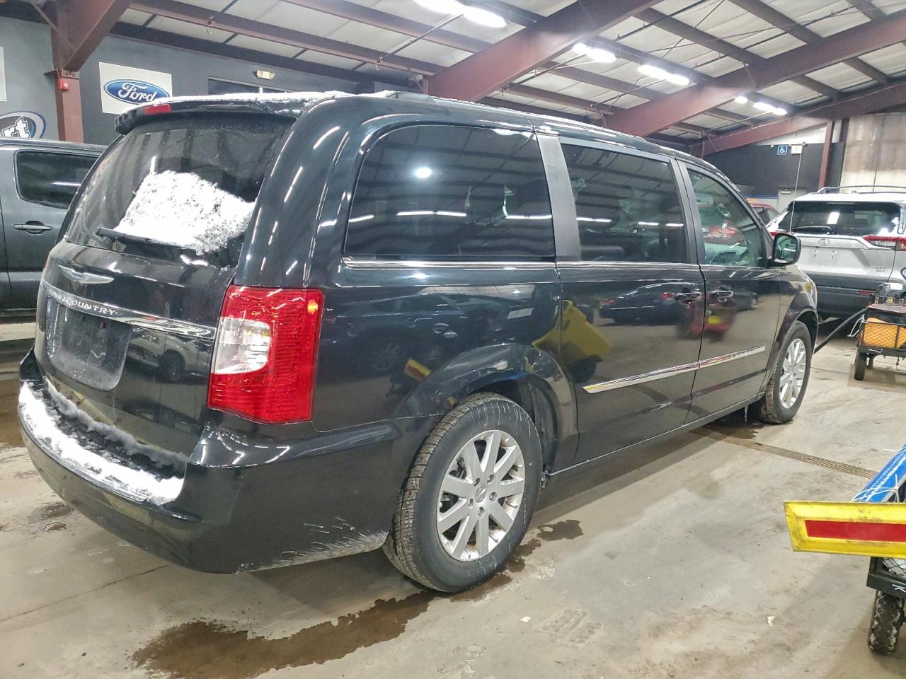 Lot #3316012778 2015 CHRYSLER TOWN & COU