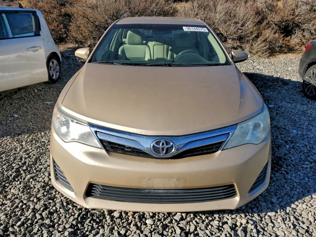TOYOTA CAMRY BASE