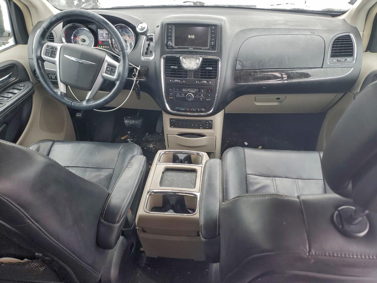 CHRYSLER TOWN & COUNTRY TOURING L