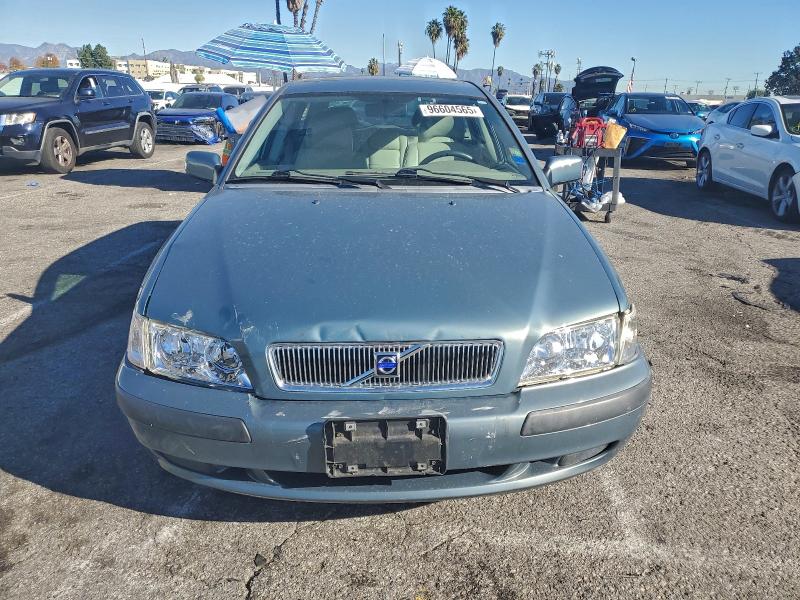 2002 VOLVO V40 1.9T #3311476261