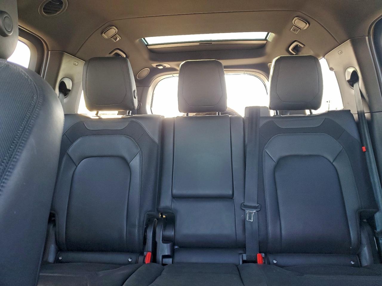 LAND ROVER DEFENDER 130 X-DYNAMIC SE