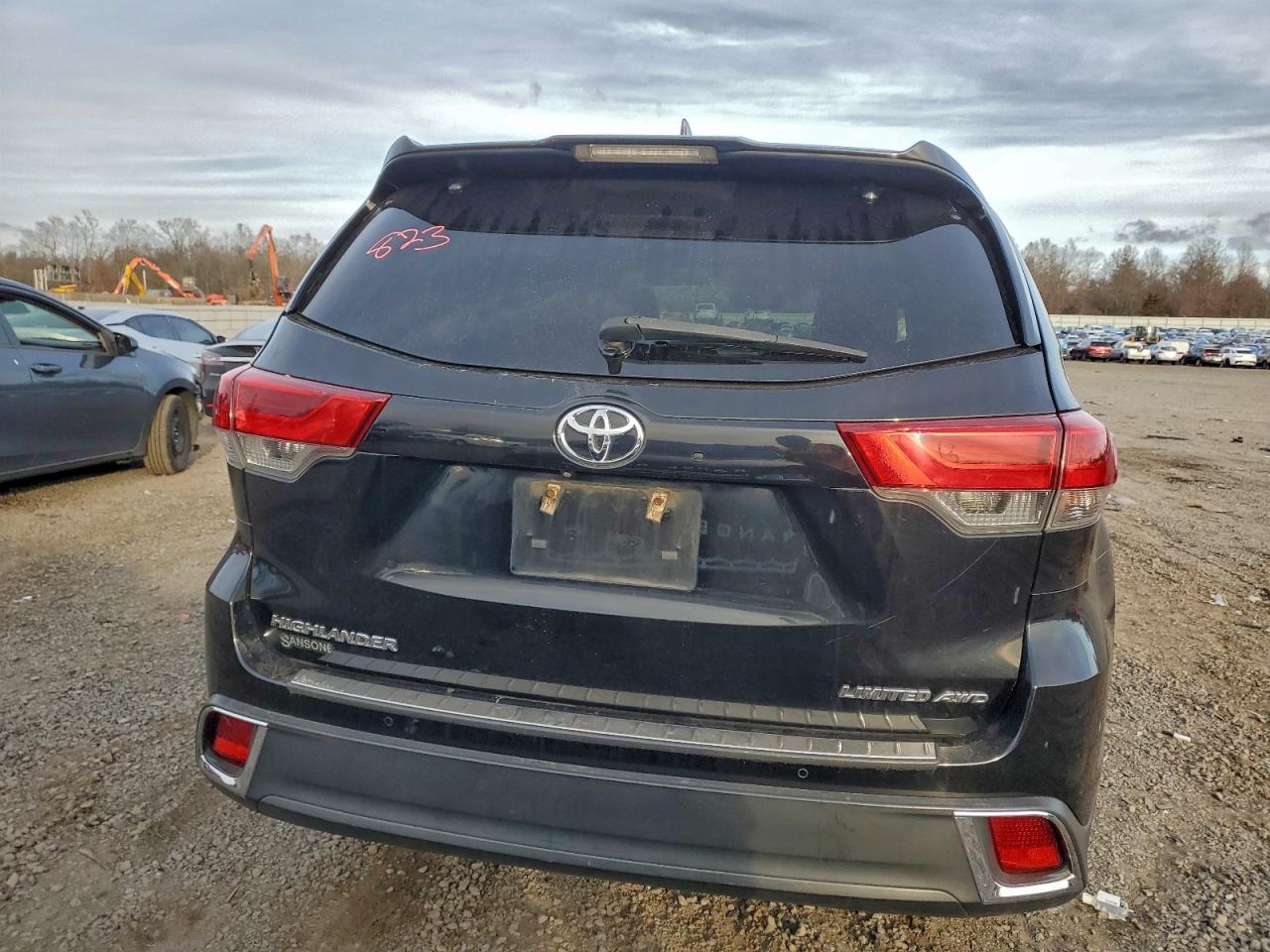 TOYOTA HIGHLANDER LIMITED