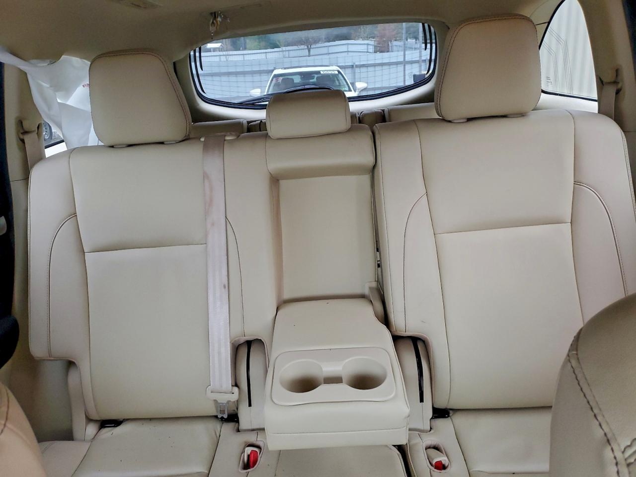 TOYOTA HIGHLANDER SE