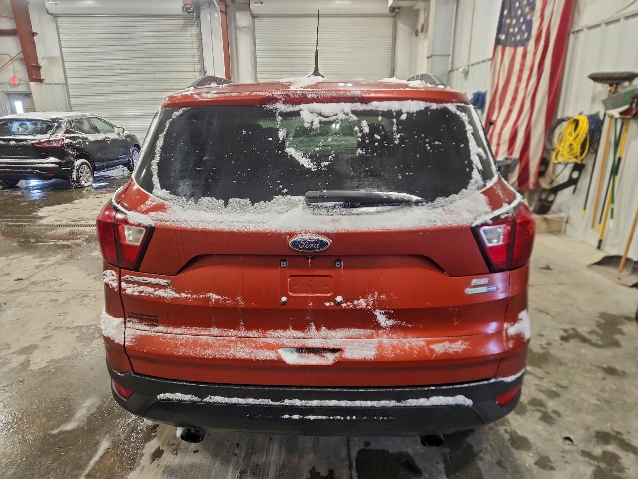 FORD ESCAPE SE