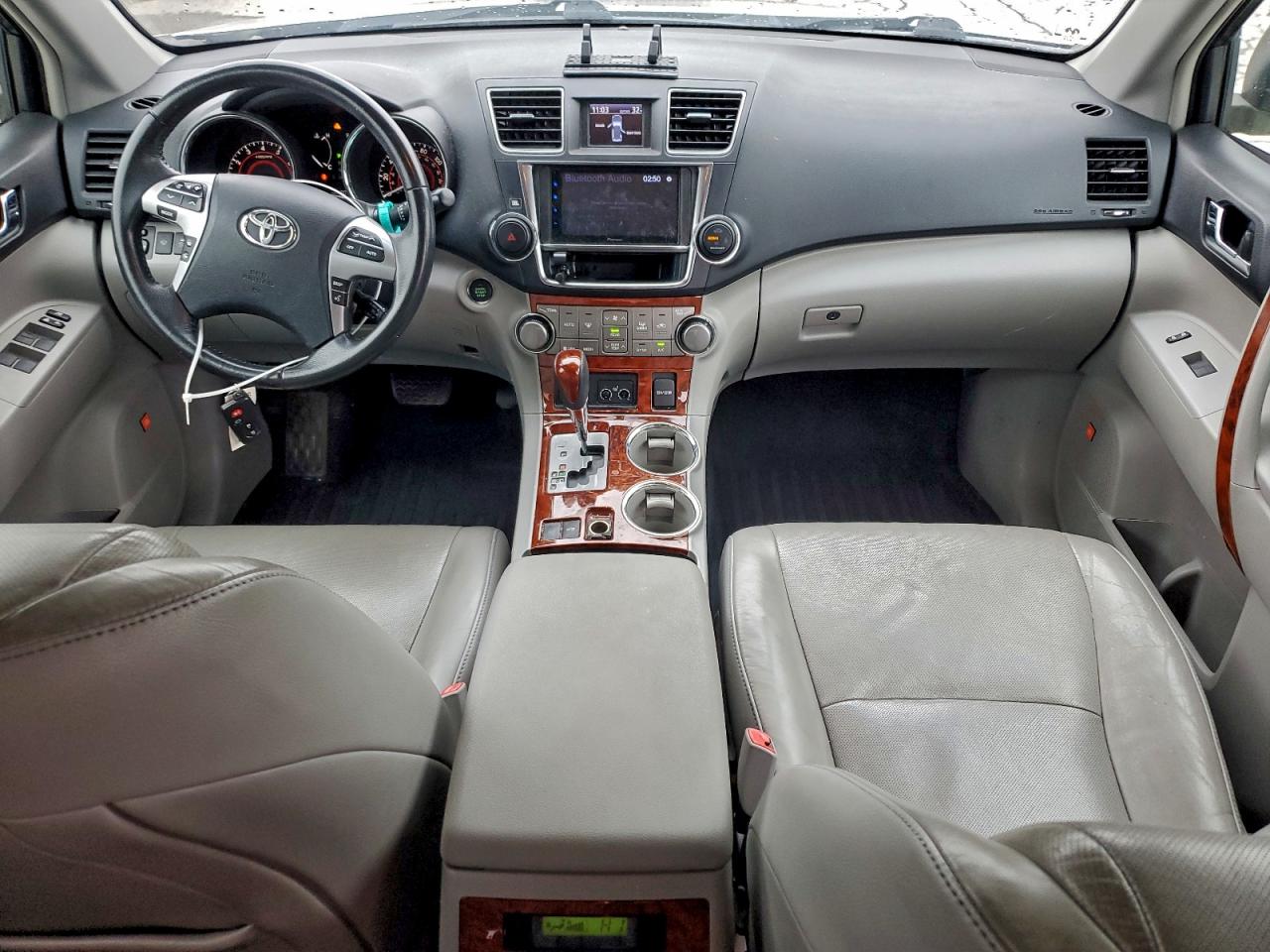 TOYOTA HIGHLANDER LIMITED