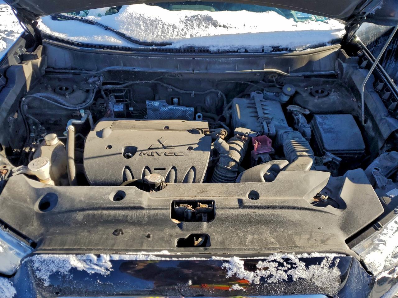 MITSUBISHI OUTLANDER ES