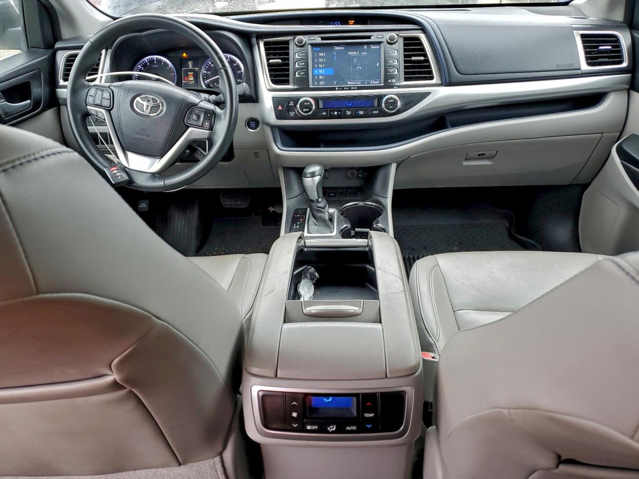 Lot #3311873187 2016 TOYOTA HIGHLANDER