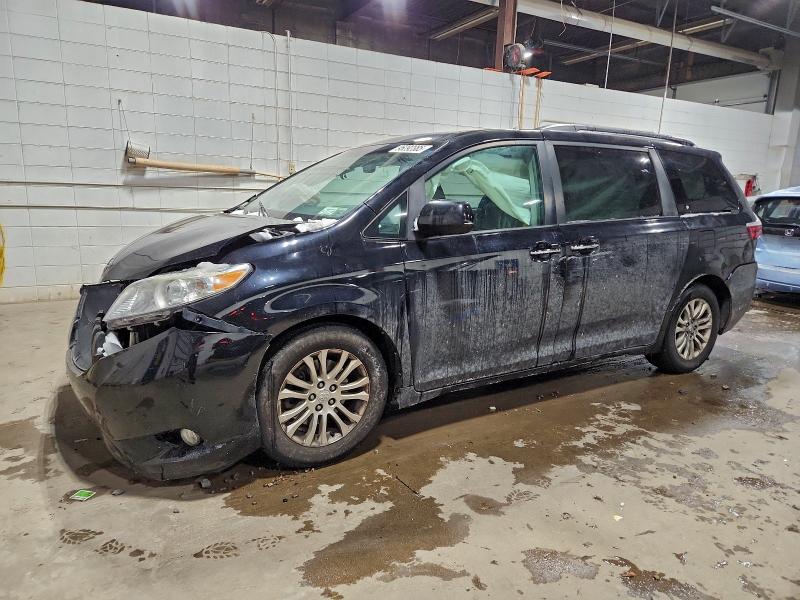 2015 TOYOTA SIENNA XLE #3305472067