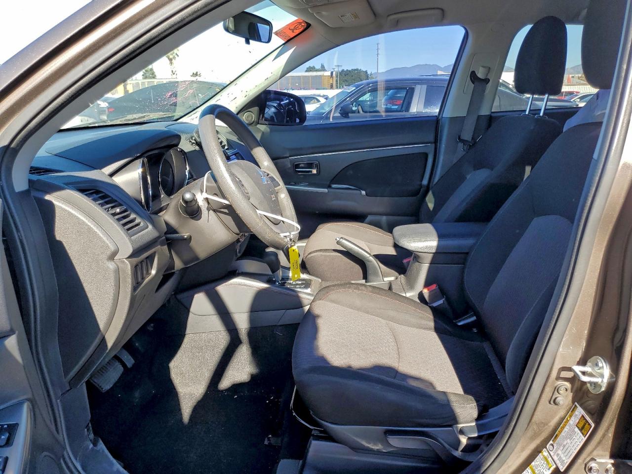 MITSUBISHI OUTLANDER ES