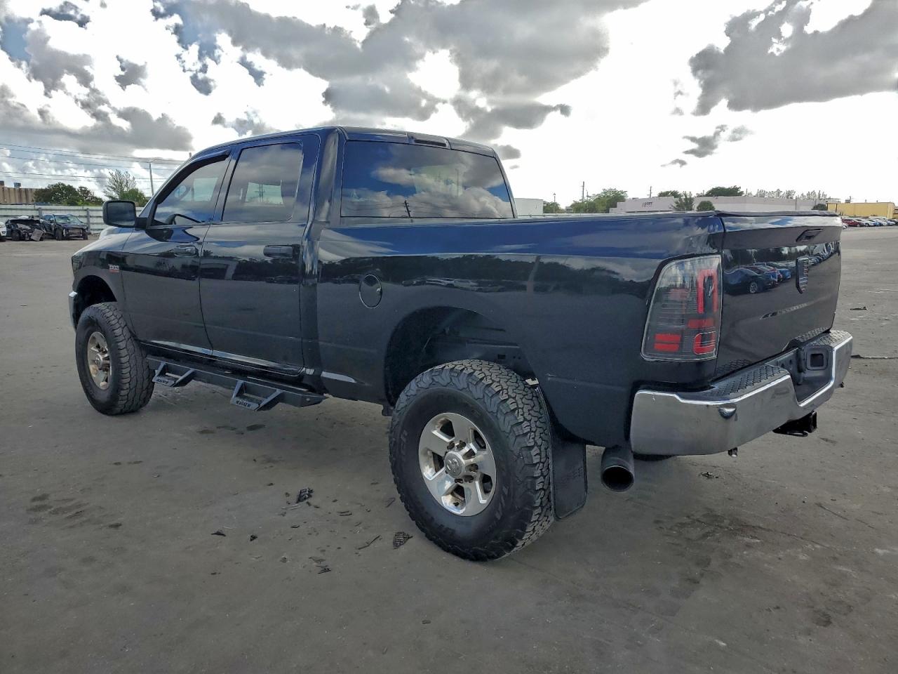Lot #3318934918 2018 RAM 2500 ST