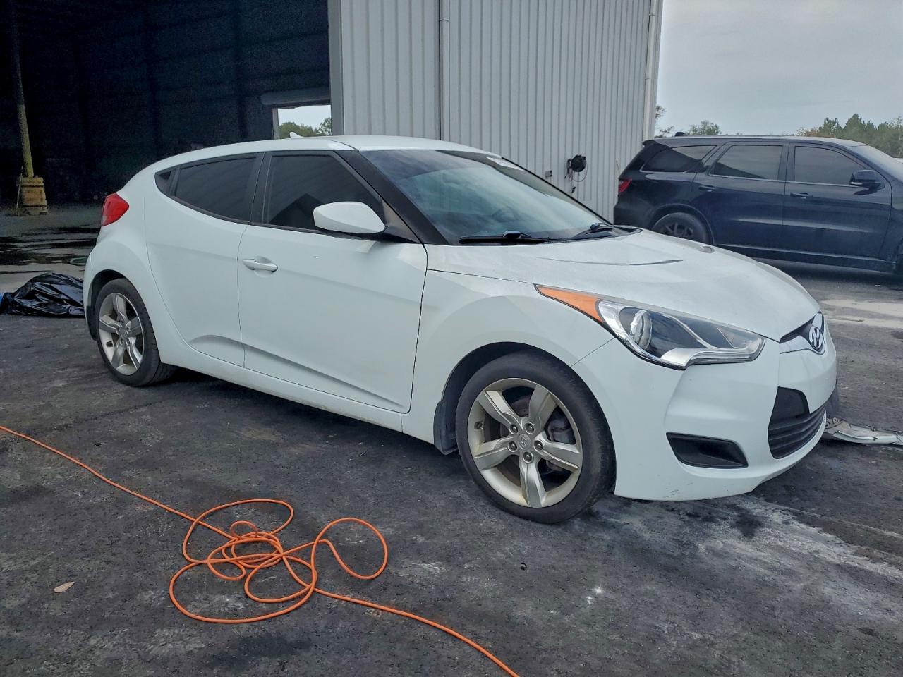 Lot #3301983413 2013 HYUNDAI VELOSTER