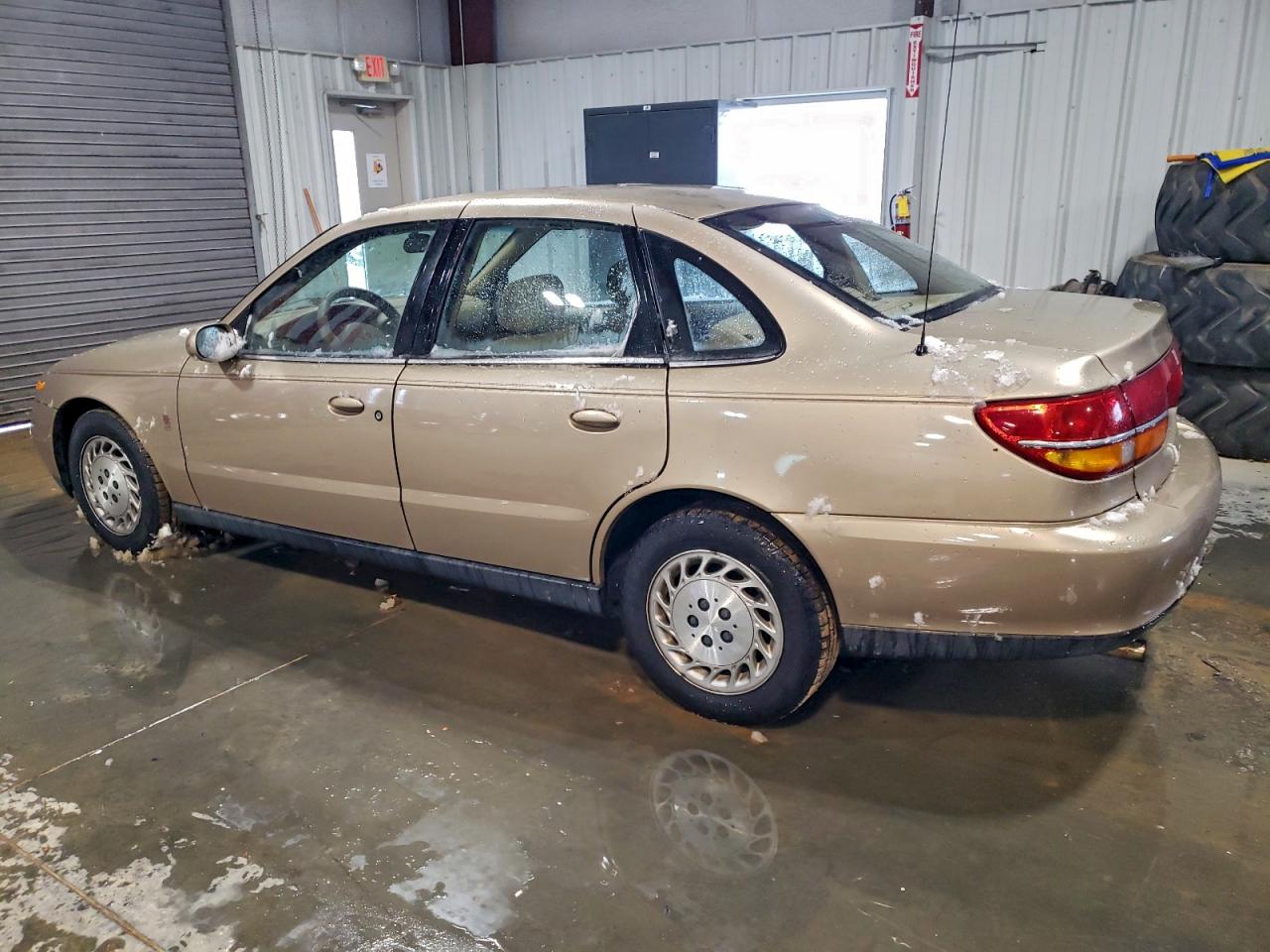 Lot #3310532048 2001 SATURN L200