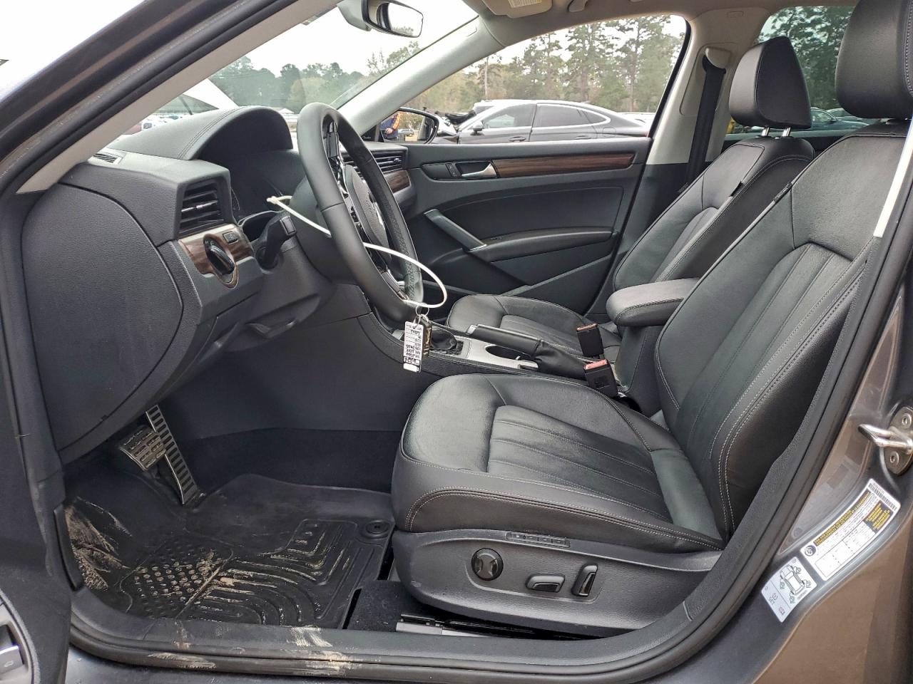 VOLKSWAGEN PASSAT LIMITED EDITION