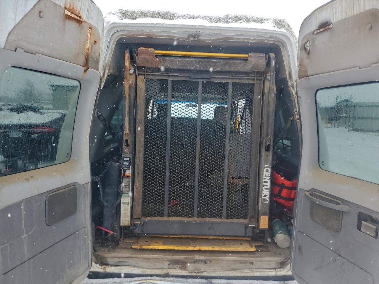 FORD ECONOLINE E350 SUPER DUTY WAGON