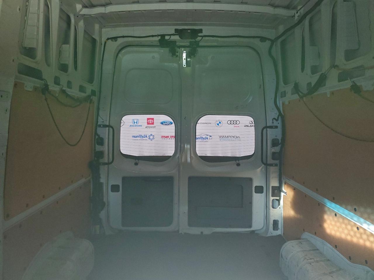 NISSAN NV2500 2500 S