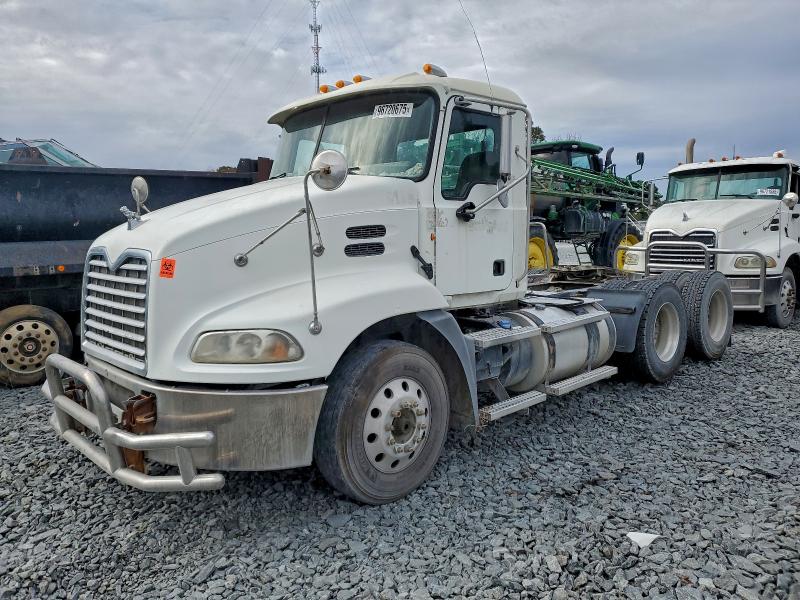 2017 MACK CXU613 #3316900077