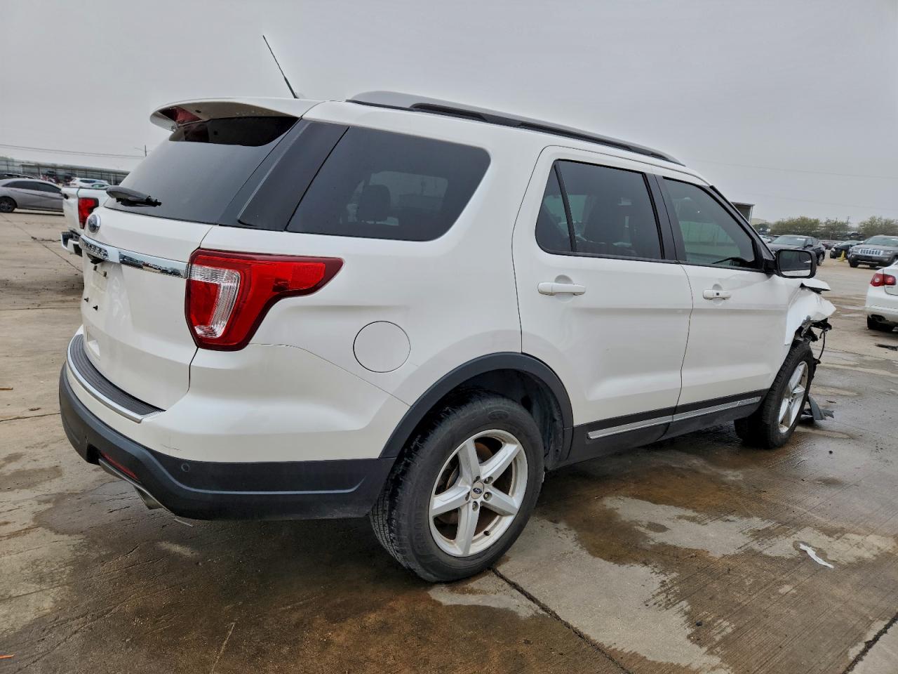 FORD EXPLORER XLT