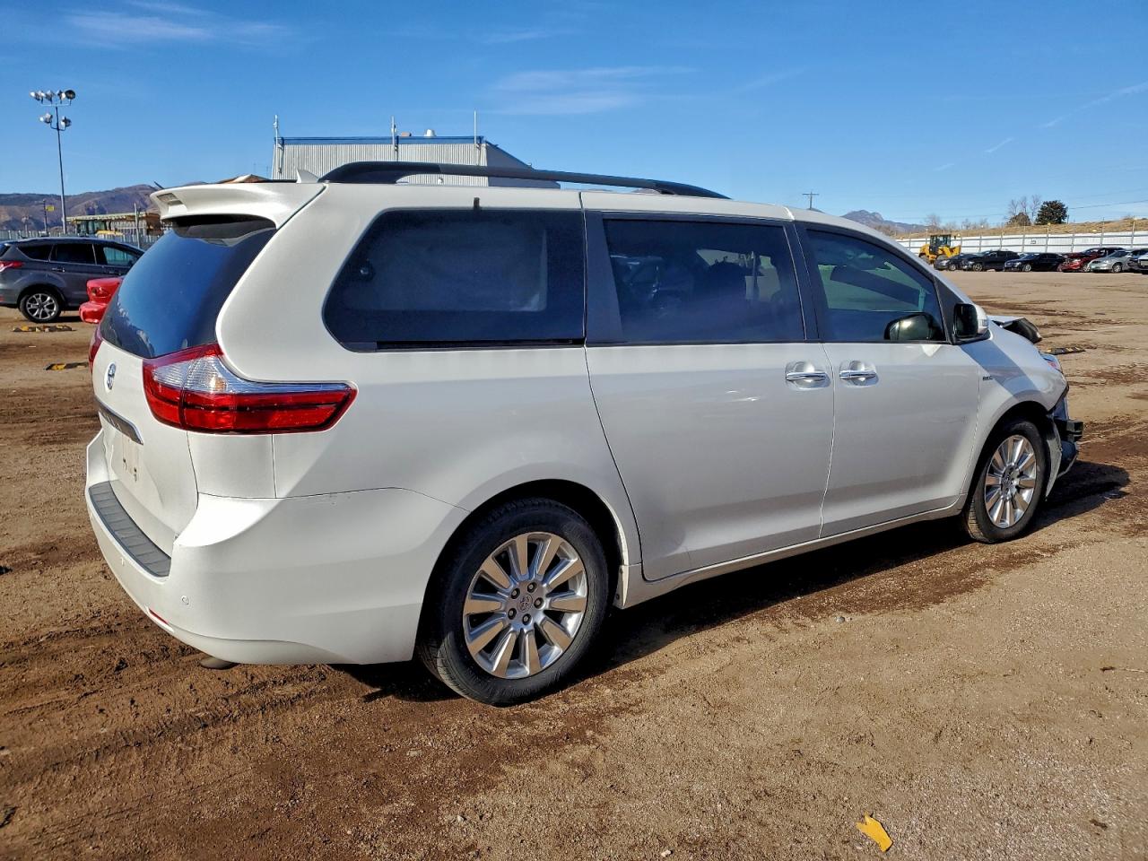 TOYOTA SIENNA XLE