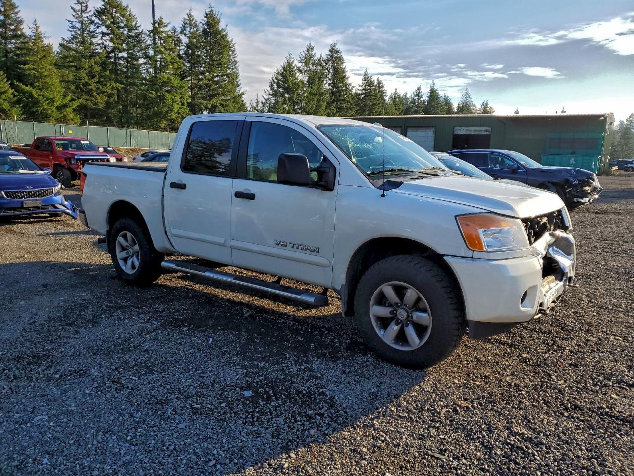 NISSAN TITAN S
