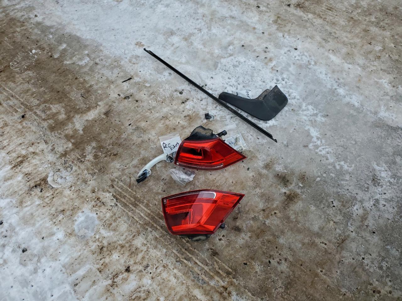 VOLKSWAGEN GOLF S/SE