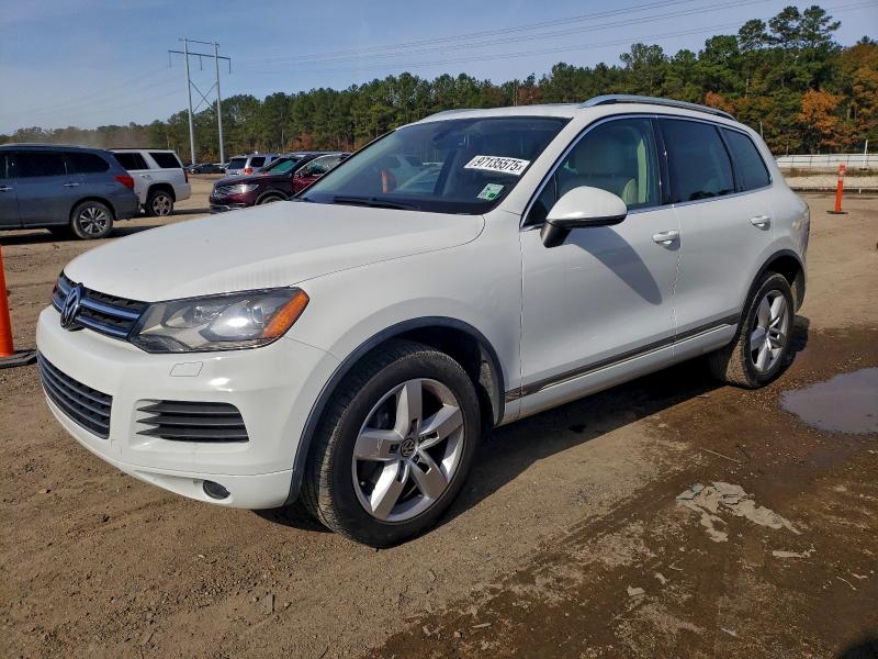 2014 VOLKSWAGEN TOUAREG V6 #3317723088