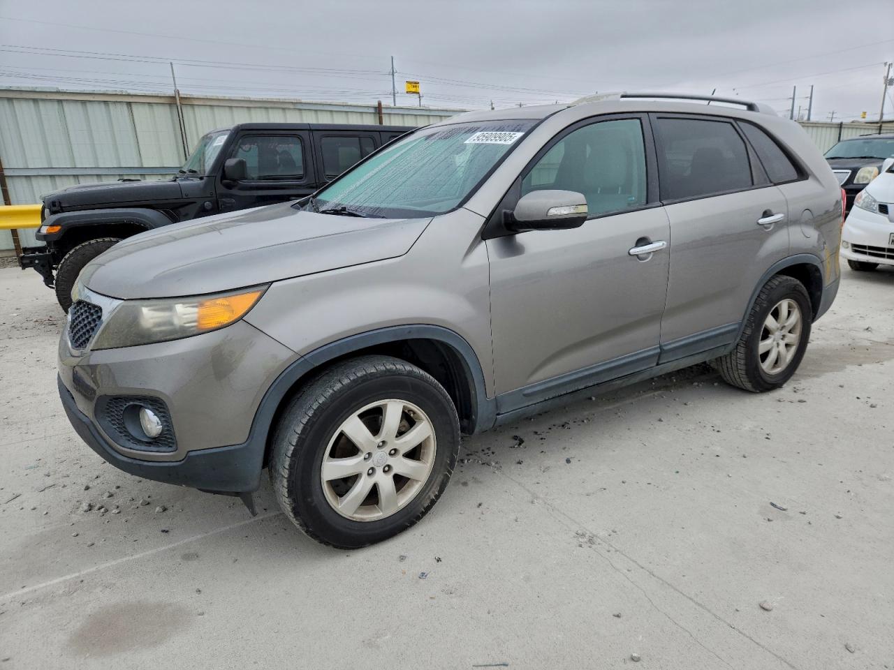 Lot #3319095266 2011 KIA SORENTO BA