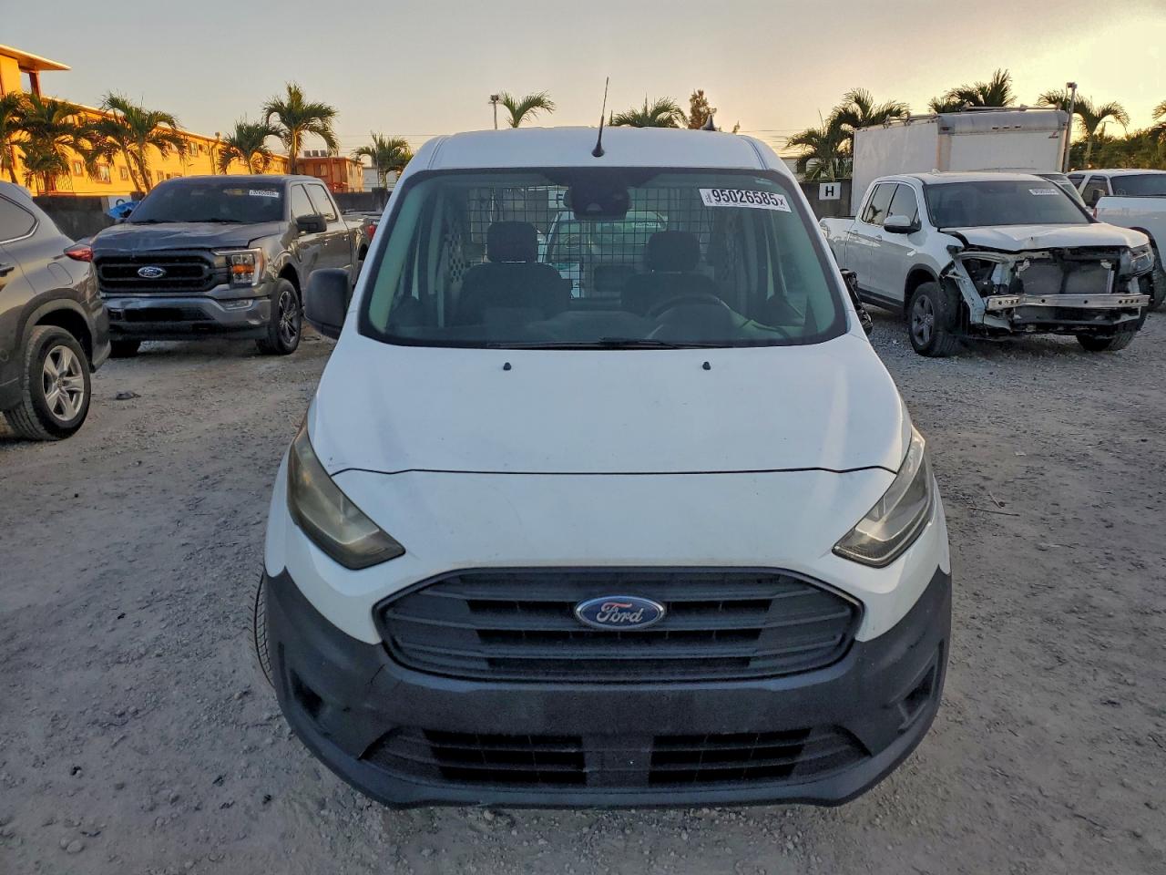 Lot #3309509575 2019 FORD TRANSIT CO