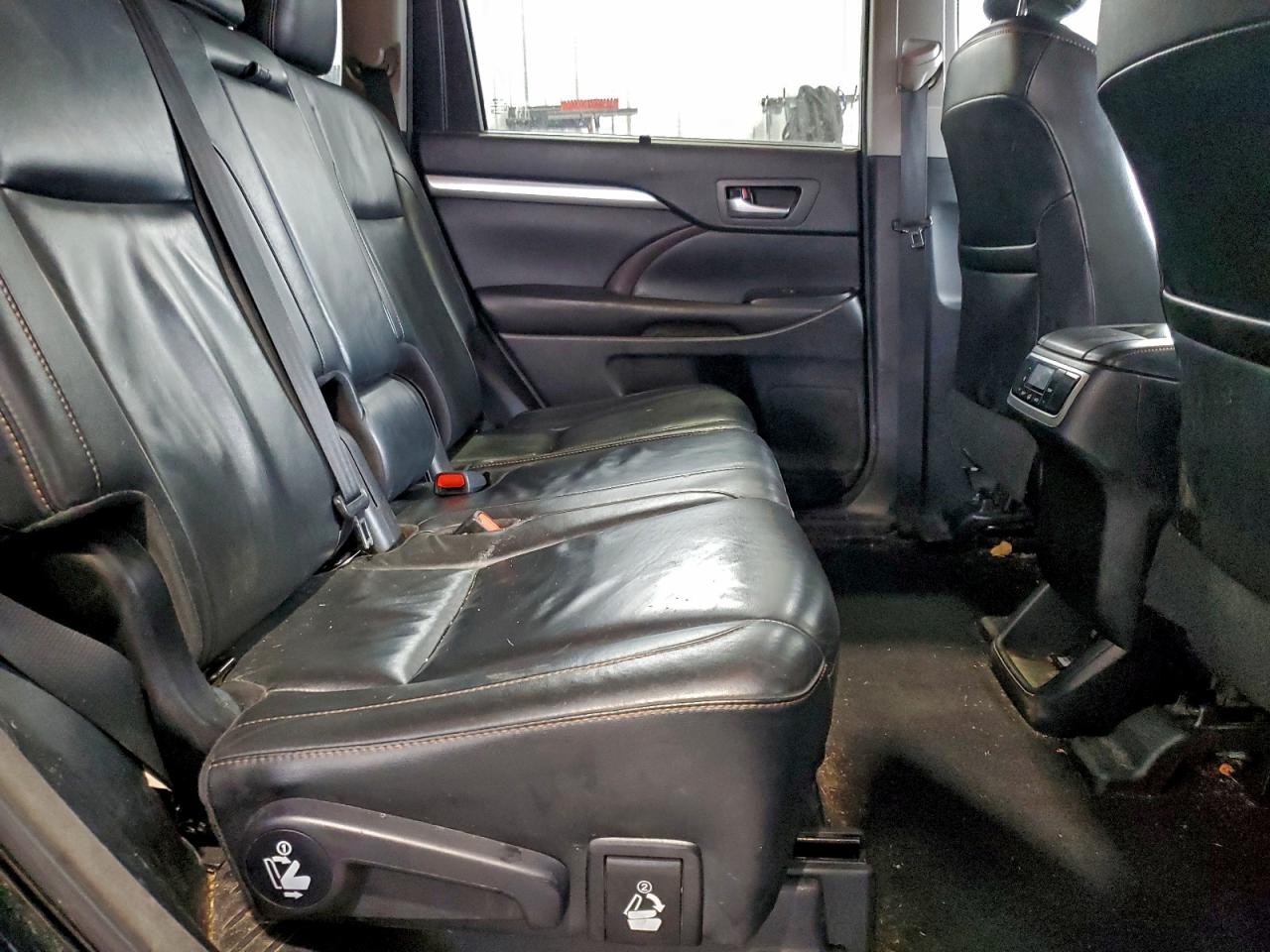 TOYOTA HIGHLANDER HYBRID