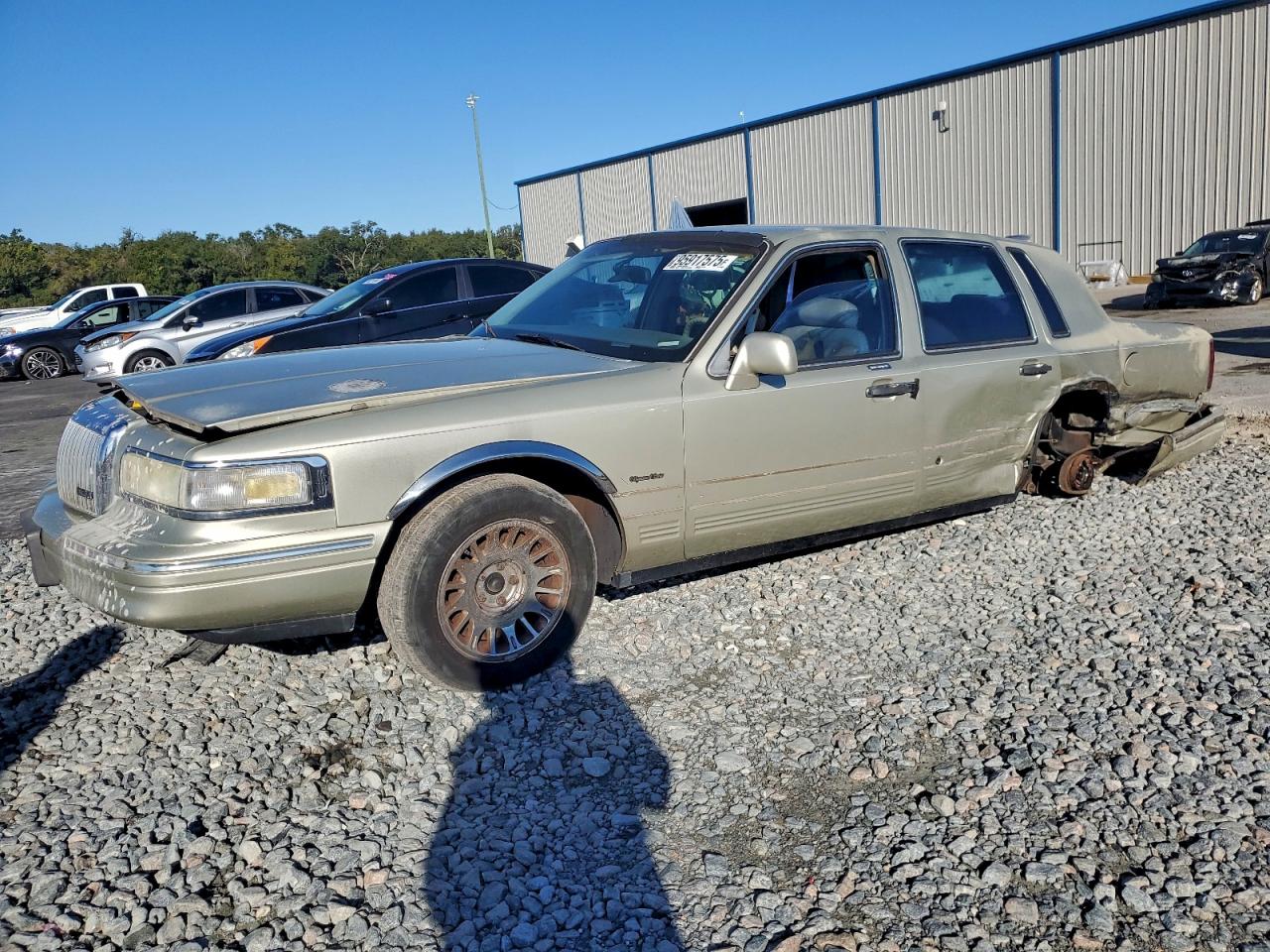 Lot #3315978118 1997 LINCOLN TOWN CAR S
