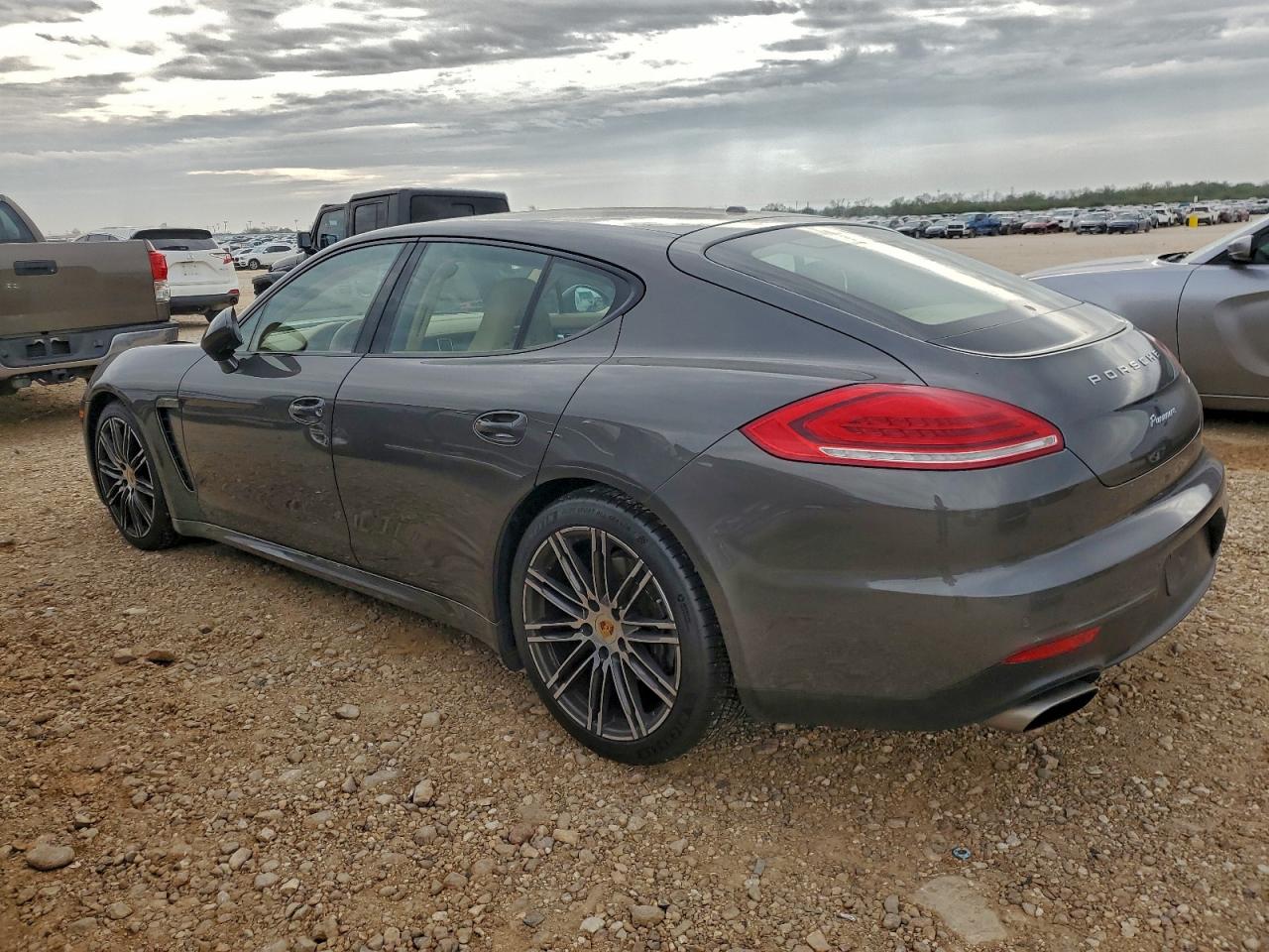 PORSCHE PANAMERA 2
