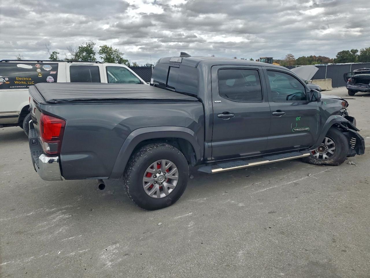 Lot #3315909141 2019 TOYOTA TACOMA DOU