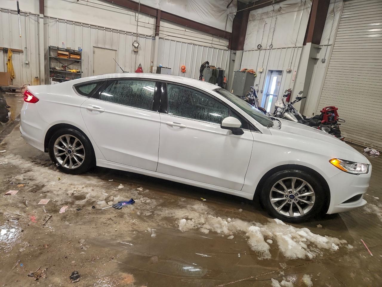 FORD FUSION SE