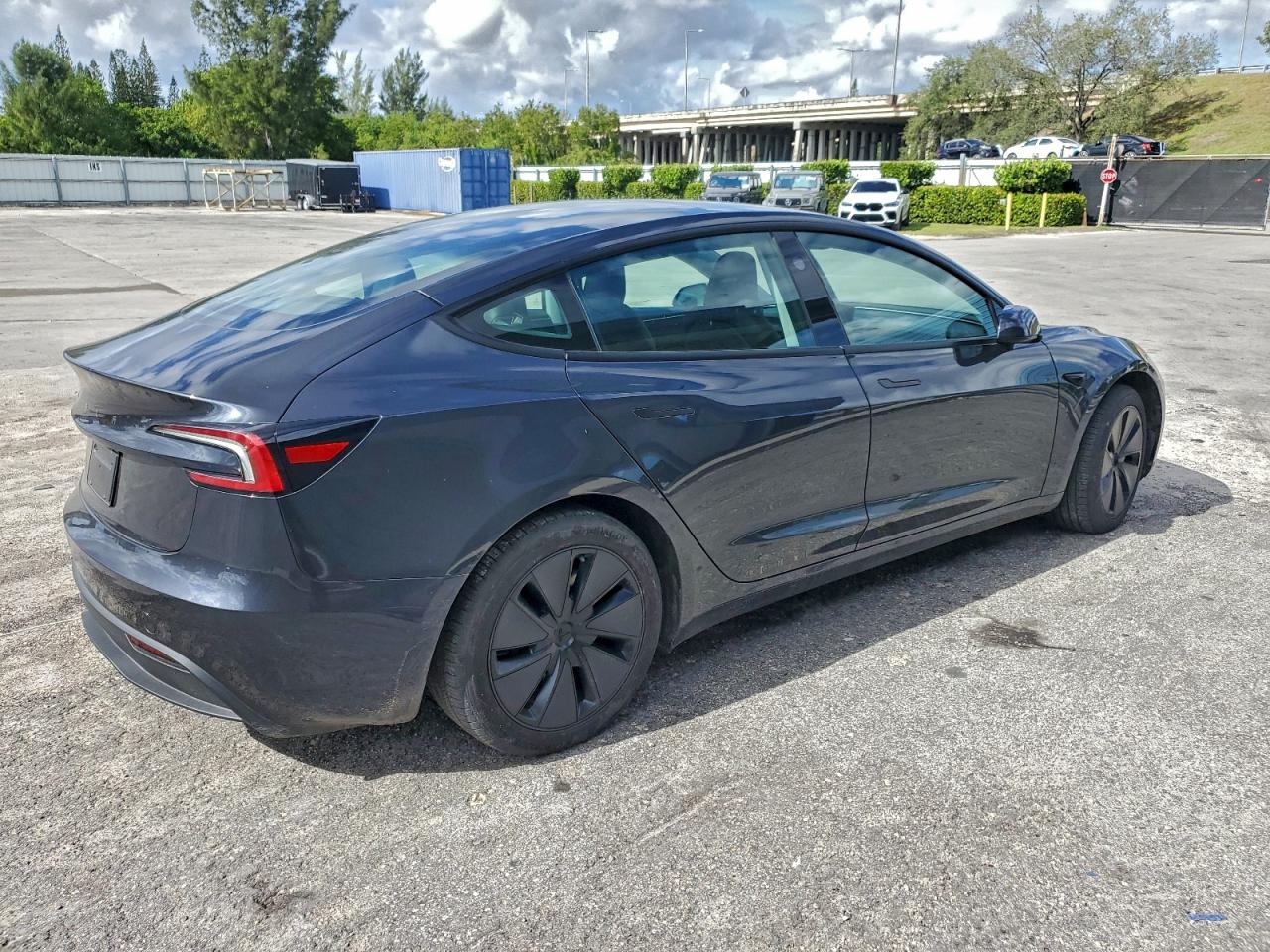 Lot #3302704015 2024 TESLA MODEL 3