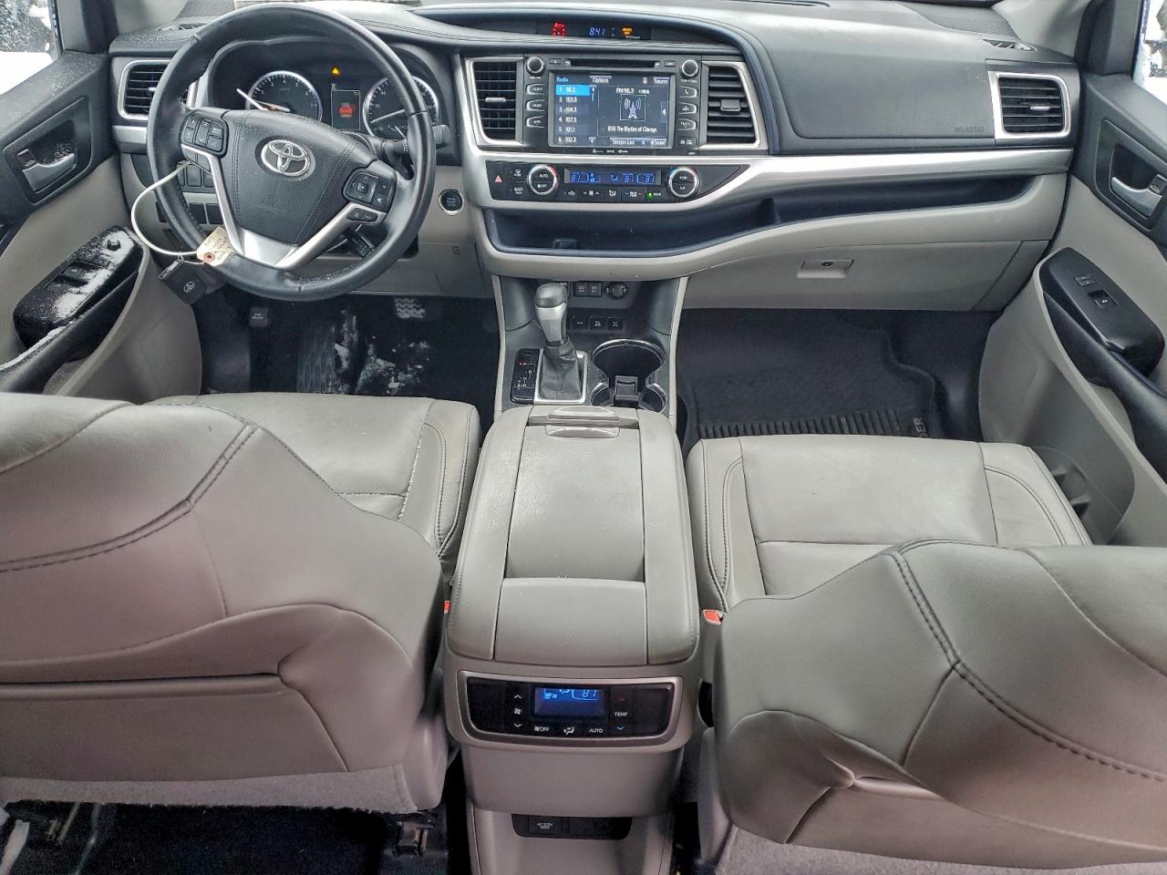 TOYOTA HIGHLANDER SE