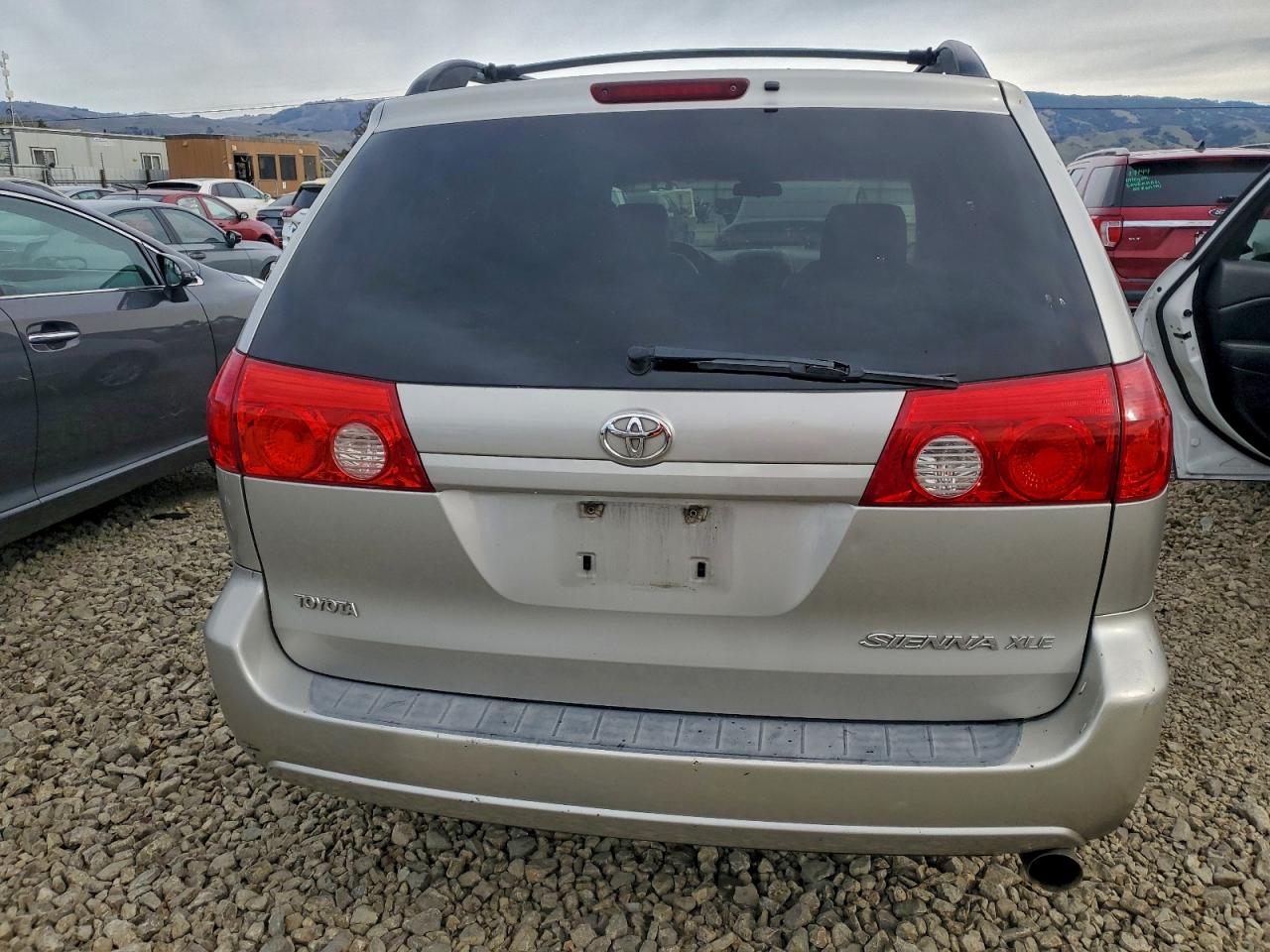 Lot #3304023602 2006 TOYOTA SIENNA XLE