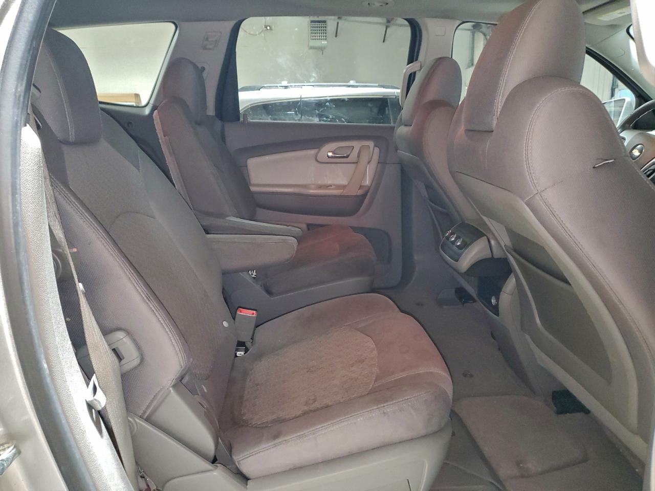 Lot #3310393009 2010 CHEVROLET TRAVERSE L