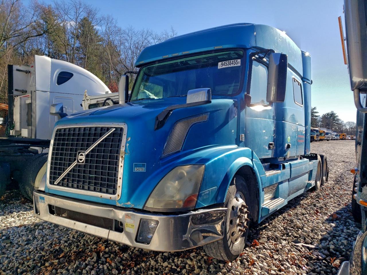 Lot #3309279624 2017 VOLVO VNL