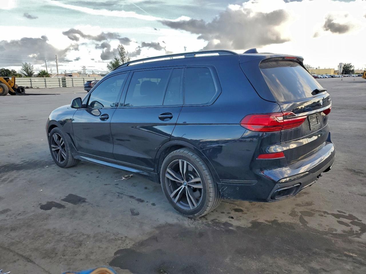 Lot #3318934913 2021 BMW X7 M50I