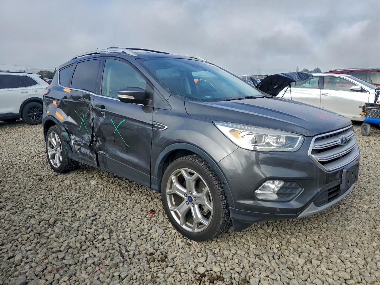 FORD ESCAPE TITANIUM