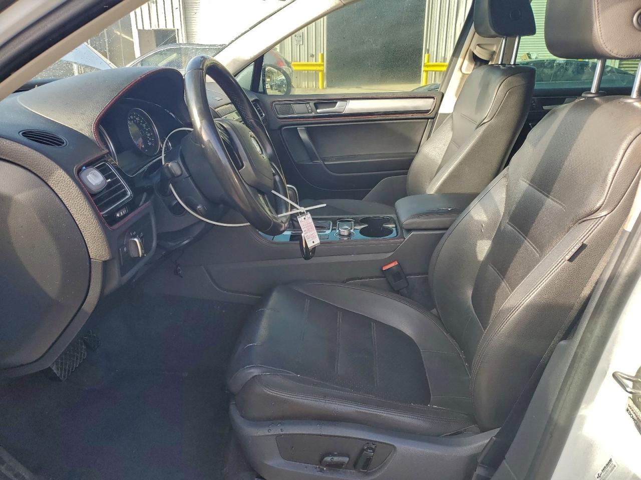 VOLKSWAGEN TOUAREG SPORT