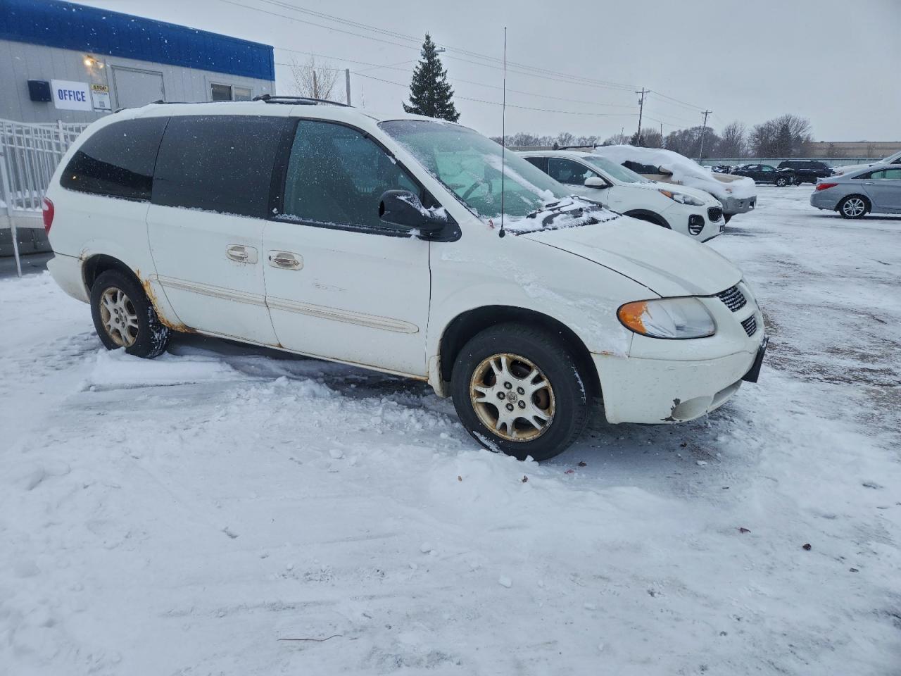 Lot #3301790343 2002 DODGE GRAND CARA