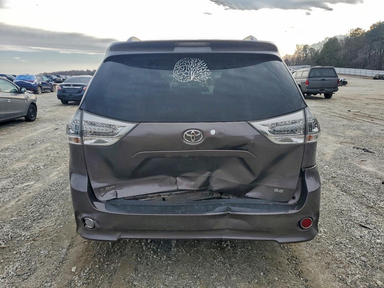TOYOTA SIENNA SPORT