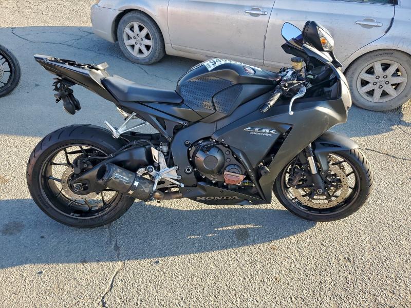 2016 HONDA CBR1000 RR #3303600931