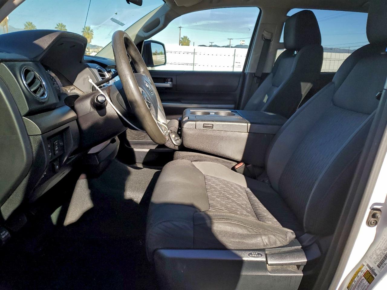 TOYOTA TUNDRA CREWMAX SR5