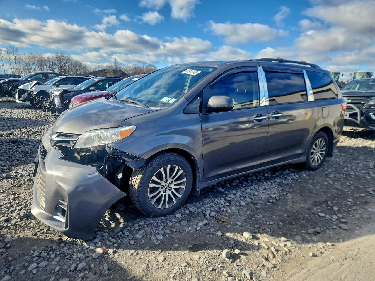 TOYOTA SIENNA XLE