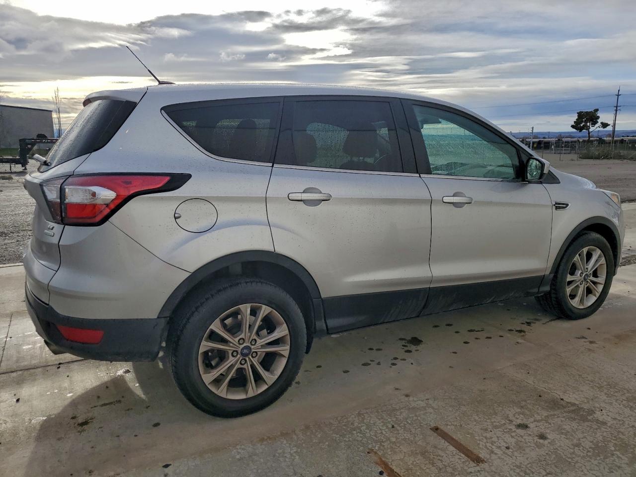 Lot #3311662242 2017 FORD ESCAPE SE