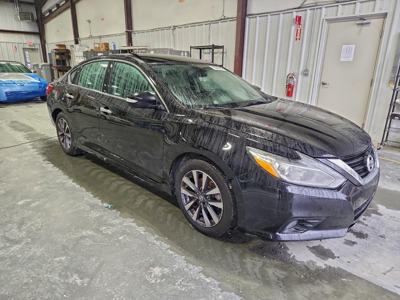 Lot #3305547079 2017 NISSAN ALTIMA 2.5