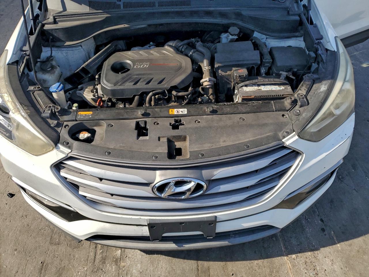 Lot #3315909116 2017 HYUNDAI SANTA FE S